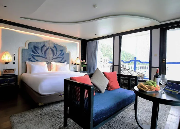 Lotus D'orient Cruise Khu nghỉ mát 5*
